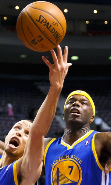 Warriors shut down Pistons in fourth quarter in comeback win